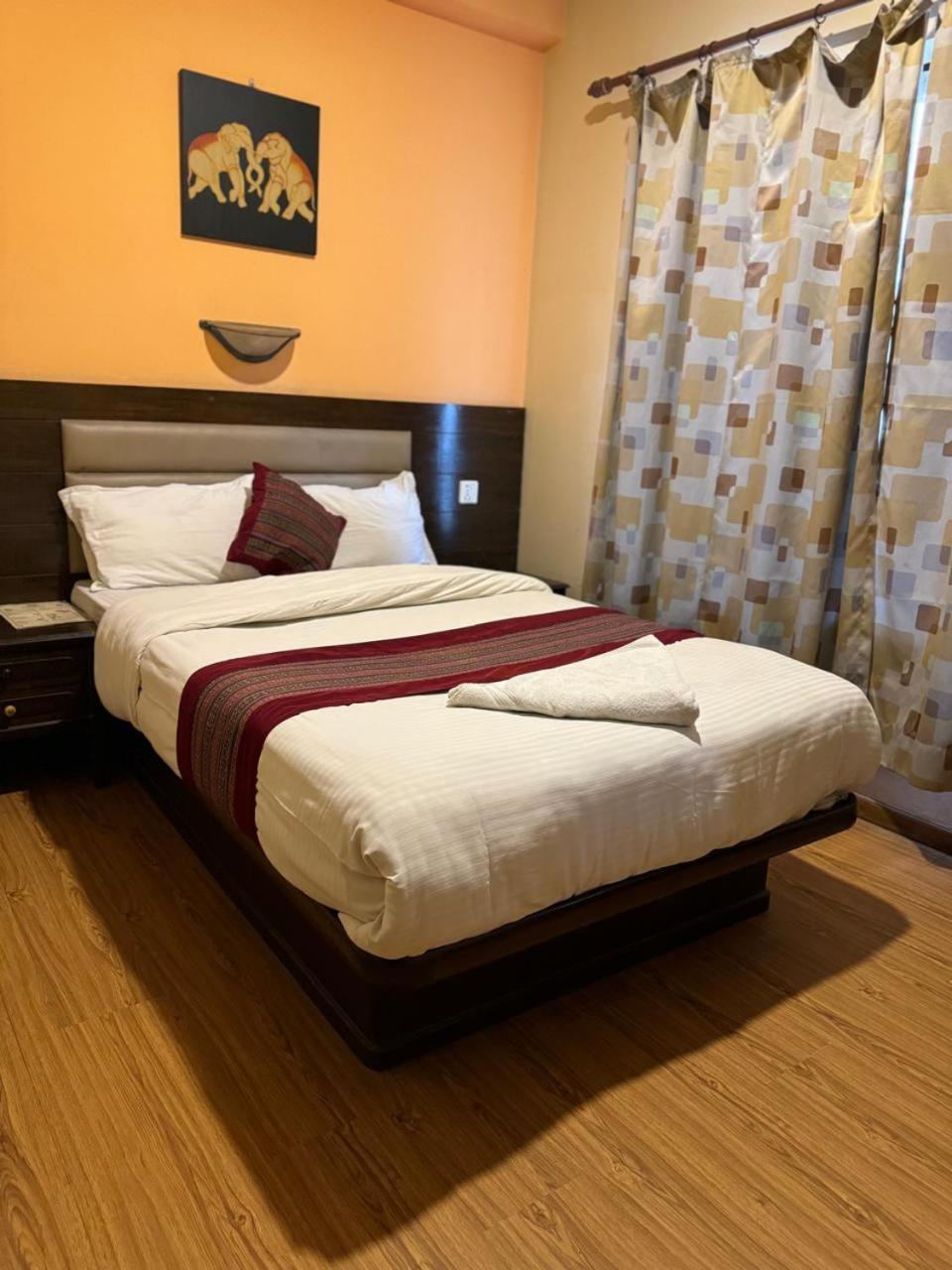 Hotel Namtso Катманду Екстер'єр фото